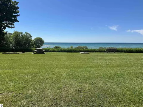 12 Foxview Dr, Charlevoix, MI 49720 photo 14