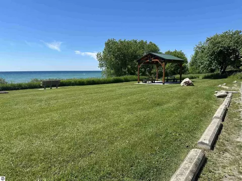 12 Foxview Dr, Charlevoix, MI 49720 photo 15