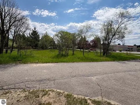 000 Gilbert Ave, Acme, MI 49690