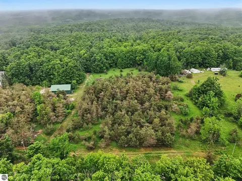 Vl Robinson Road, Harbor Springs, MI 49740