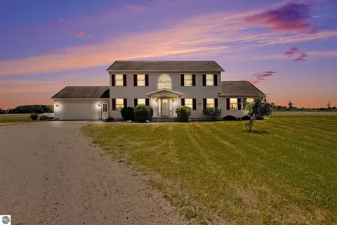 4606 E Jordan Rd, Mount Pleasant, MI 48858