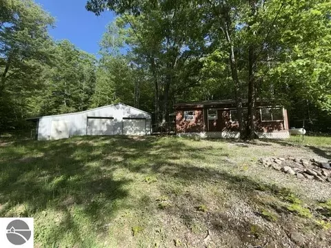 4933 E Johnson Rd, Lake City, MI 49651