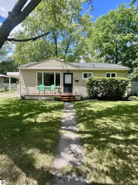 412 Rockingham Ave, Alma, MI 48801