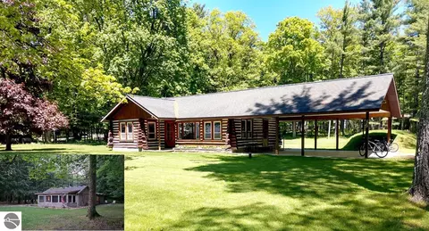 8646 Deadstream Rd, Honor, MI 49640