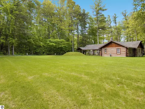 Exterior - 8646 Deadstream Rd, Honor, MI 49640 photo 17 of 18