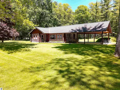 8646 Deadstream Rd, Honor, MI 49640