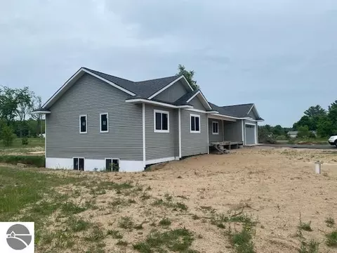 4925 Arbor Grv #2, Traverse City, MI 49685