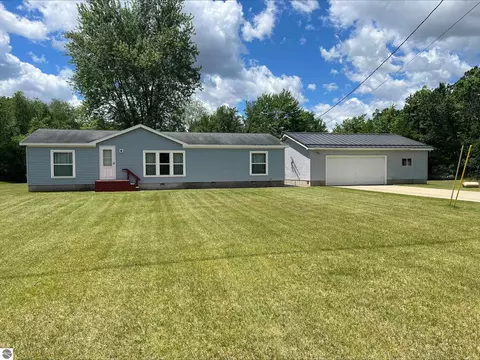 3333 N Ferris Rd, Sumner, MI 48889