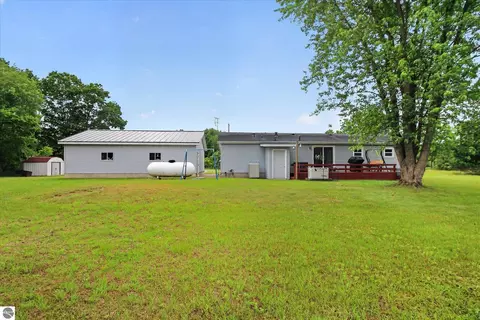 3333 N Ferris Rd, Sumner, MI 48889
