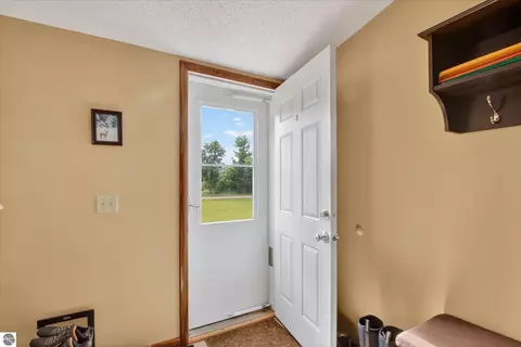 Entry Way - 3333 N Ferris Rd, Sumner, MI 48889 photo 1 of 3
