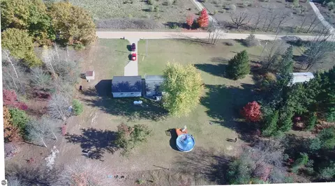 View/Area - 3333 N Ferris Rd, Sumner, MI 48889 photo 2 of 3