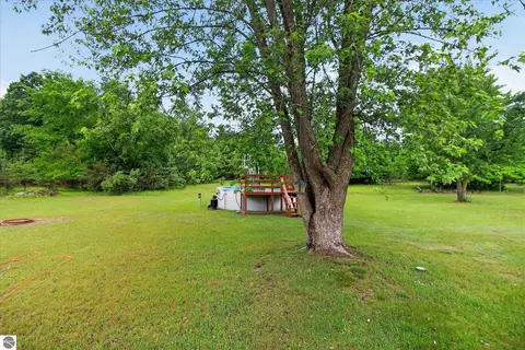Exterior - 3333 N Ferris Rd, Sumner, MI 48889 photo 5 of 6