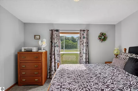 Bedroom - 3333 N Ferris Rd, Sumner, MI 48889 photo 3 of 4