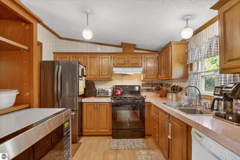 Kitchen - 3333 N Ferris Rd, Sumner, MI 48889 photo 1 of 4