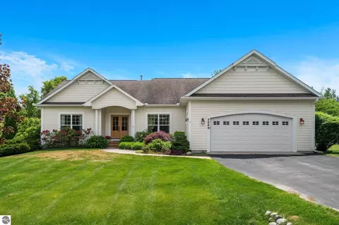3869 Stoneridge Dr, Traverse City, MI 49684
