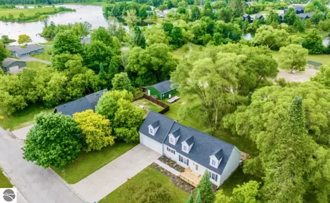 204 E Forest Home Ave, Bellaire, MI 49615