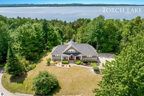 337 S East Torch Lake Dr, Bellaire, MI 49615