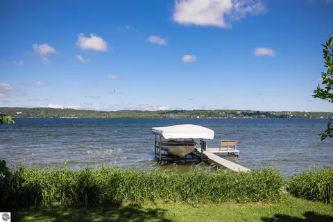 8080 S Lakeview Rd, Traverse City, MI 49684