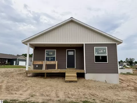 1228 Umber Dr, Traverse City, MI 49696