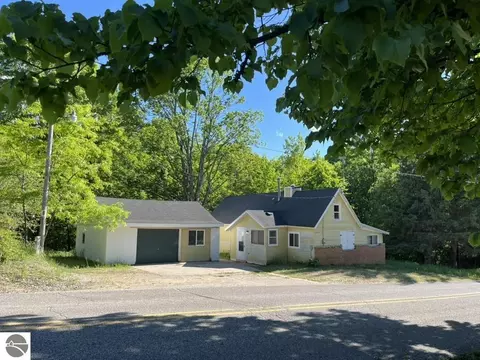 2570 Kettle Lake Rd, Kalkaska, MI 49646
