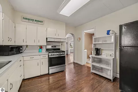 Kitchen - 406 E May St, Mount Pleasant, MI 48858 photo 2 of 2