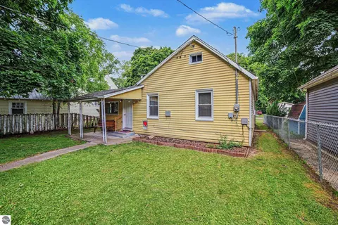 Exterior - 406 E May St, Mount Pleasant, MI 48858 photo 4 of 4