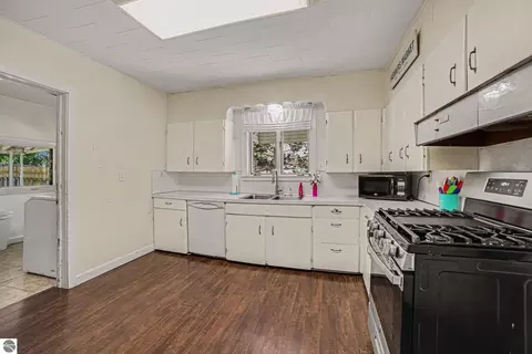 Kitchen - 406 E May St, Mount Pleasant, MI 48858 photo 1 of 2