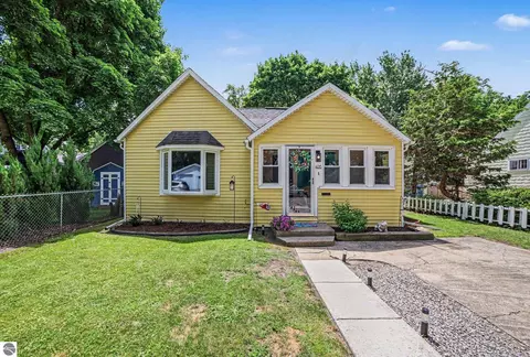 Exterior - 406 E May St, Mount Pleasant, MI 48858 photo 1 of 4