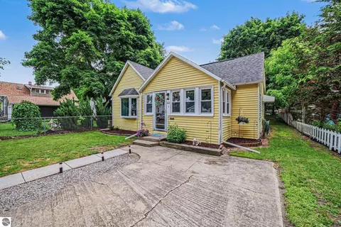 406 E May St, Mount Pleasant, MI 48858