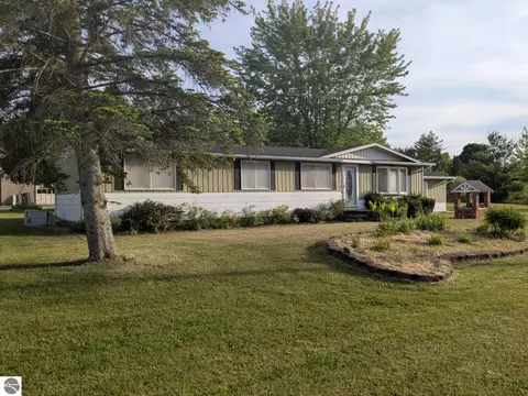 511 W Main St, Hale, MI 48739