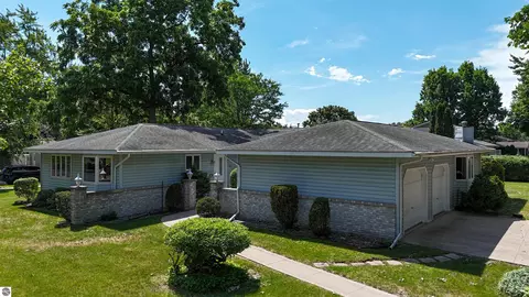 1428 E Broadway St, Mount Pleasant, MI 48858
