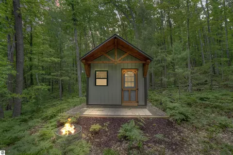 E Long Lake Road, Cadillac, MI 49601