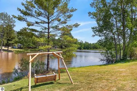 2655 W Caribou Trl, West Branch, MI 48661