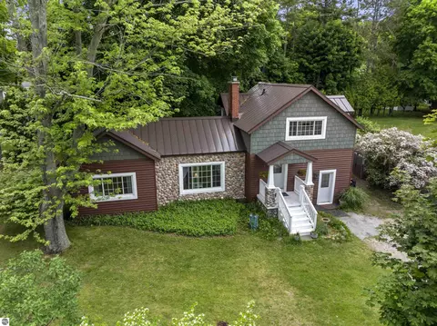 657 Crystal Ave, Frankfort, MI 49635