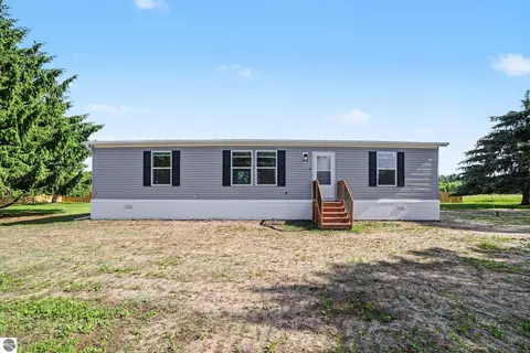 4390 W Seaman Rd, Ithaca, MI 48847