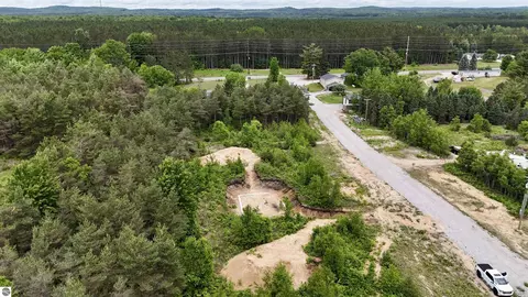 2406 E 32 Rd, Cadillac, MI 49601