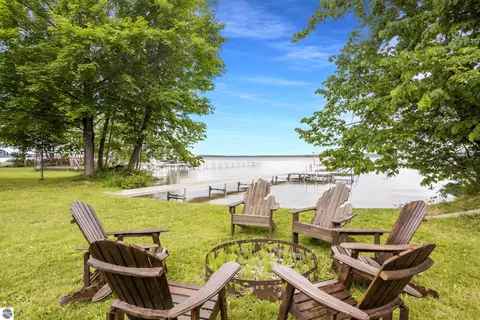 7670 Hoiles Dr, Williamsburg, MI 49690