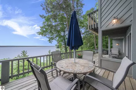 3058 Ishpeming Trl, Traverse City, MI 49686