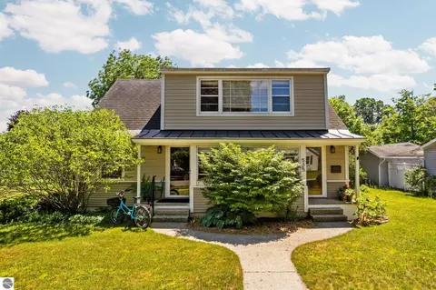 535 W Twelfth St, Traverse City, MI 49684