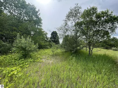 1 83a Smith Rd, Traverse City, MI 49696