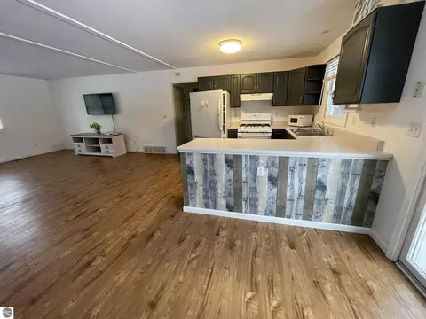 10511 Lake Of The Woods Rd, Alden, MI 49612