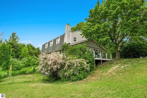 8282 S Center Hwy, Traverse City, MI 49684