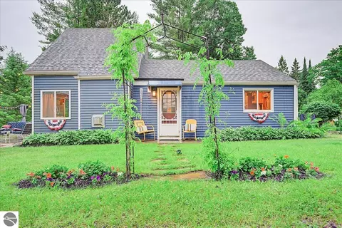 2532 E 1st St, Prescott, MI 48756