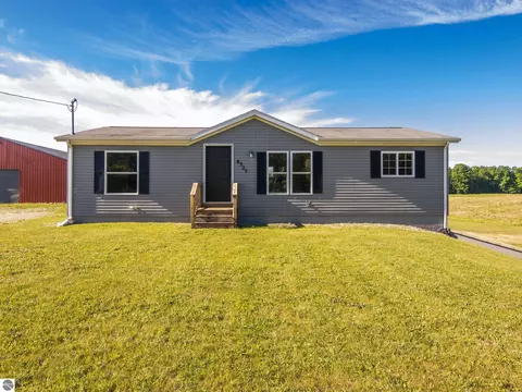 Exterior - 8325 Schell Rd, Buckley, MI 49620 photo 2 of 2