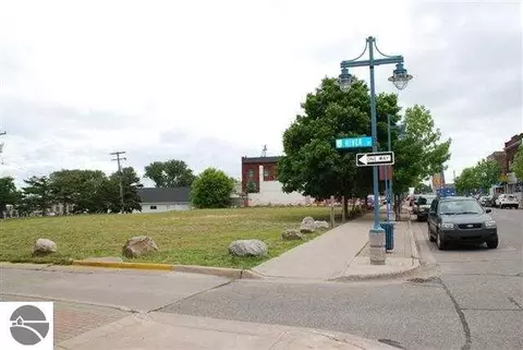 118 W Portage, Sault St Marie, MI 49783