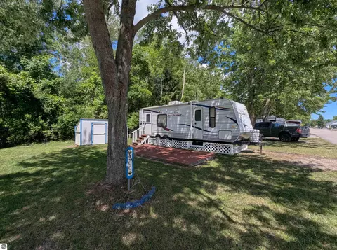 831 S Main St, Au Gres, MI 48703 photo 4