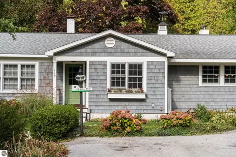 116 W Hill St, Leland, MI 49654