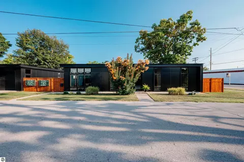 610 Lake Ave, Traverse City, MI 49686