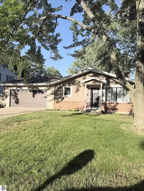 302 W Grand Ave, Mount Pleasant, MI 48858