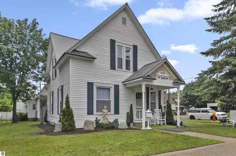 225 E River St, Cadillac, MI 49601